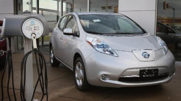 Stellantis, LG partner to build EV batteries in Canada