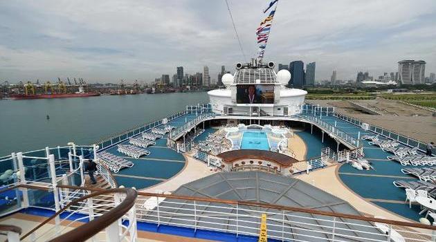 They paid thousands for a cruise that hasn’t sailed. Now they can’t get their money back