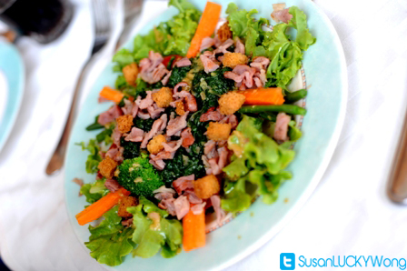 Alan Bobbe's Bistro in Nairobi Kenya photographed Susan Wong 2012 - bcaon spinach salad Alan Bobbe's Bistro in Nairobi Kenya photographed Susan Wong 2012 - bcaon spinach salad