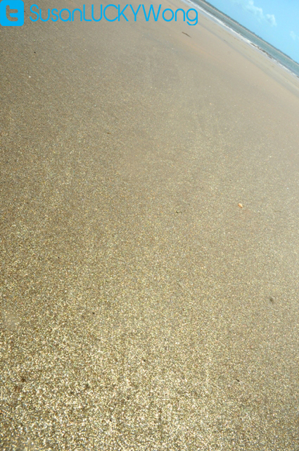 1 KOLA BEACH MAMBRUI KENYA - GOLD SAND PHOTOGRAPHED BY SUSAN WONG AUG 2012
