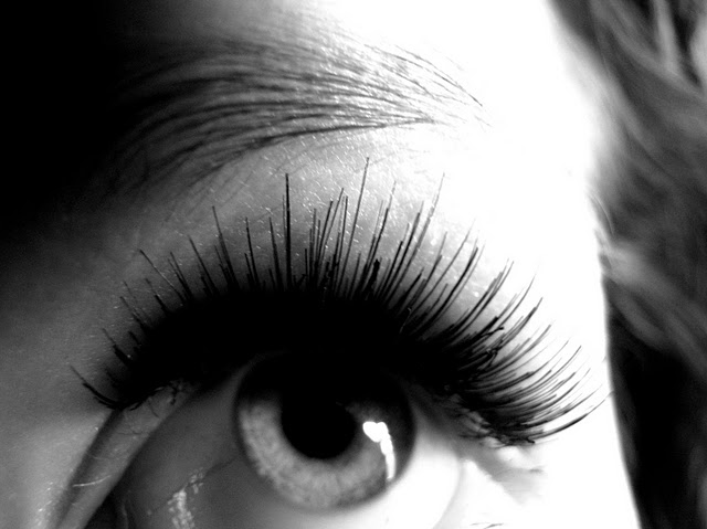 eyelashes