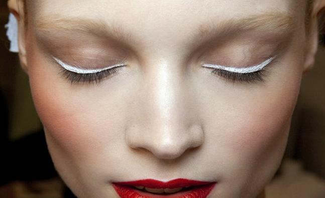 White eyeliner