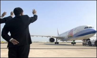 China, Taiwan resume direct flights