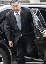 President pardons Hyundai s boss