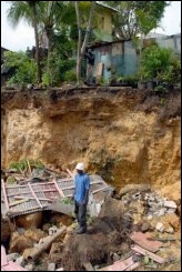 Hurricane fears raise oil prices