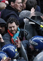 G20 get down to work amid protests
