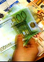 Dollar hits new low against euro