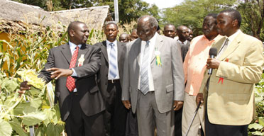 Kibaki urges traders to lower commodity prices