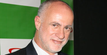 Safaricom rolls up sleeves for battle