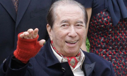 Macau tycoon sues family over casino empire