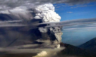 Airlines cancel Bali flights to avoid volcano ash