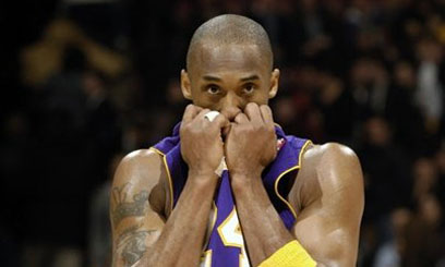 Rockets stuns Lakers