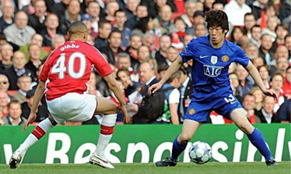 Rampant United crush Arsenal
