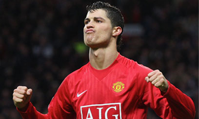 Real swoop for Ronaldo in world record bid