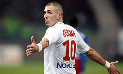 Real Madrid sign Benzema