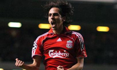 Benayoun signs new Reds deal