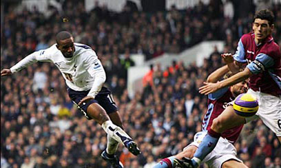 Defoe treble delivers second Spurs victory