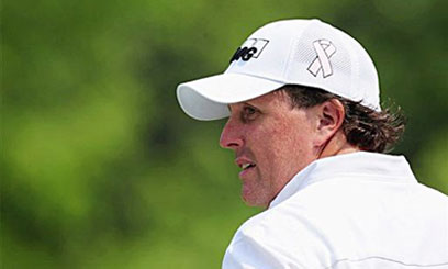 Mickelson back on the golf course