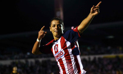 United sign Hernandez