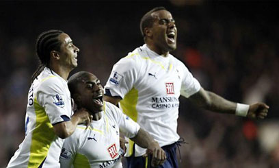 Spurs break Gunners