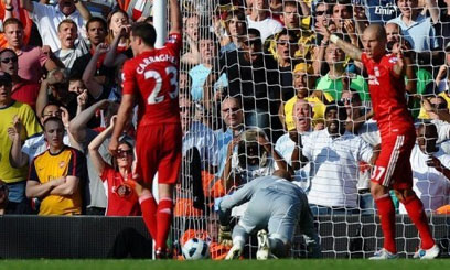 Liverpool undone by Reina blunder