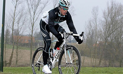 Stage tribute to tragic cyclist