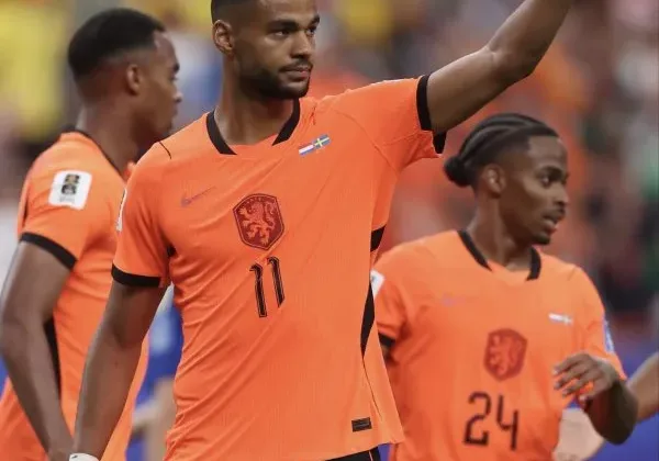 Five-star Oranje too hot for Sweden as European giants secure World Cup knockout slot