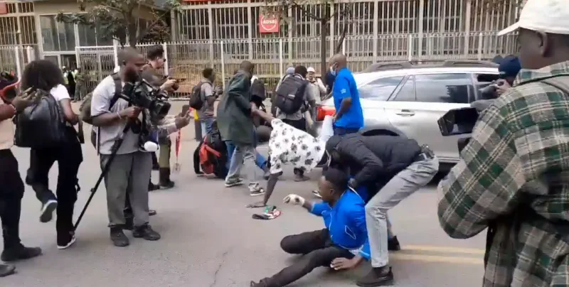 Plainclothes police arrest youths near Harambee House amid Saba Saba restrictions