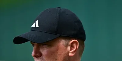 Manager Howe to leave Newcastle with immediate effect