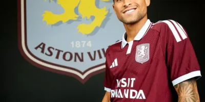 Villa sign Wolves midfielder Gomes in £38m deal