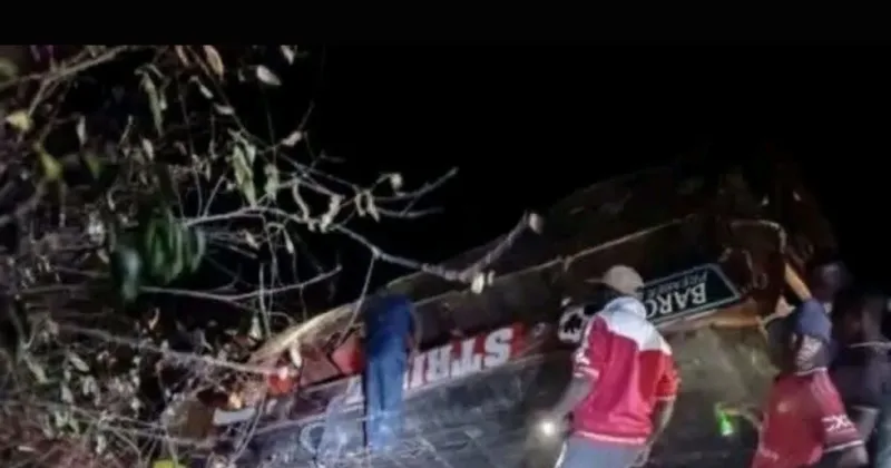 Seven killed, dozens injured after matatu plunges down slope in Makueni