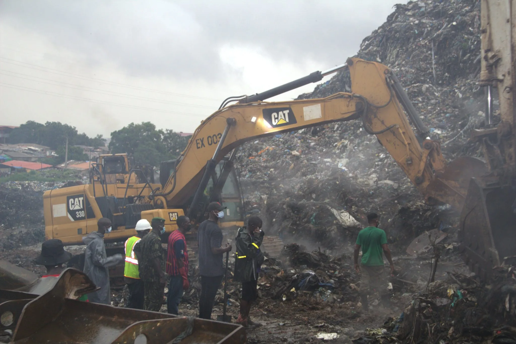 Guinea rubbish landfill collapse kills 30