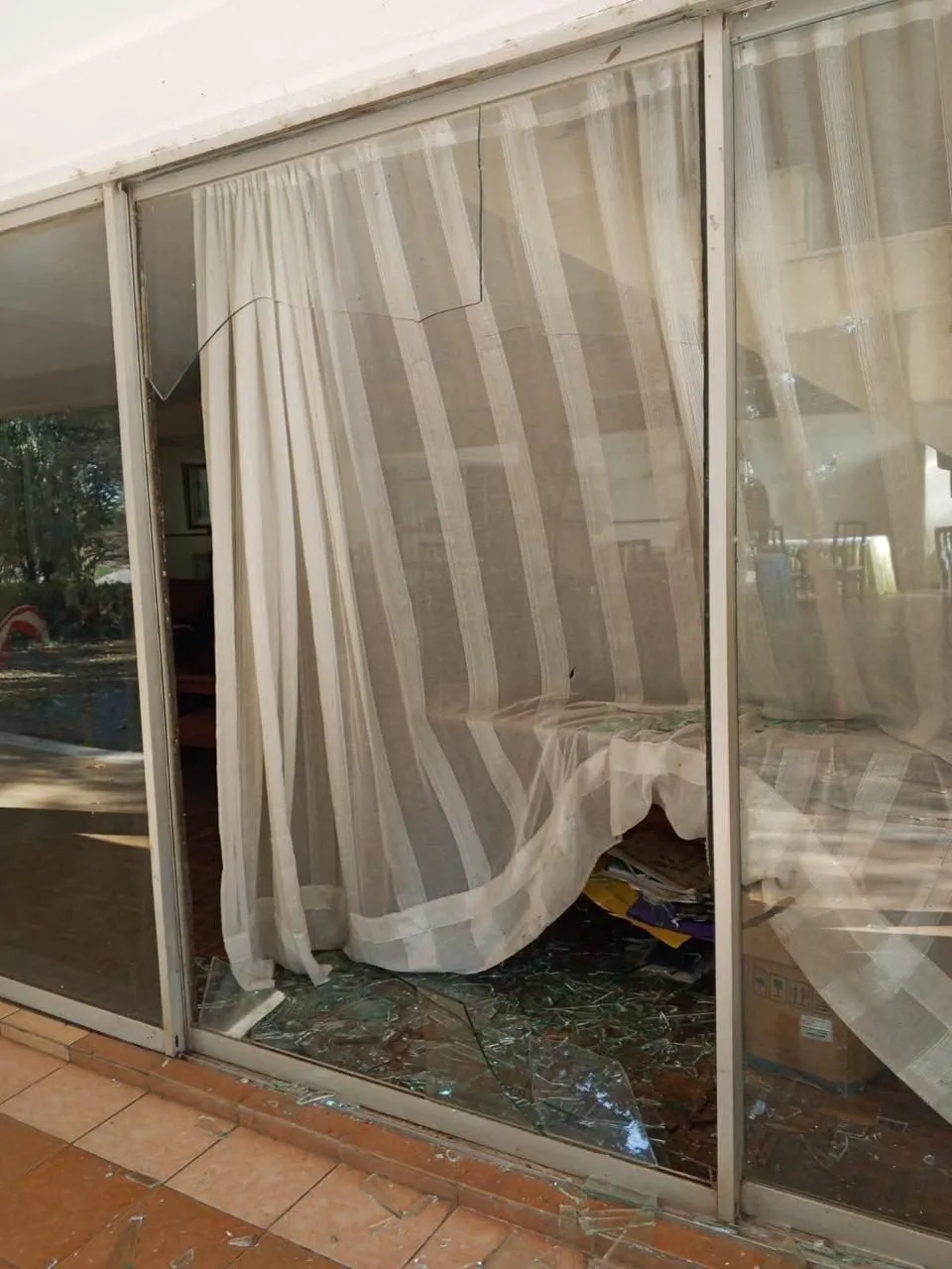 Rowdy youths raid Homa Bay hotel, destroy and steal property ahead of Linda Mwananchi rally