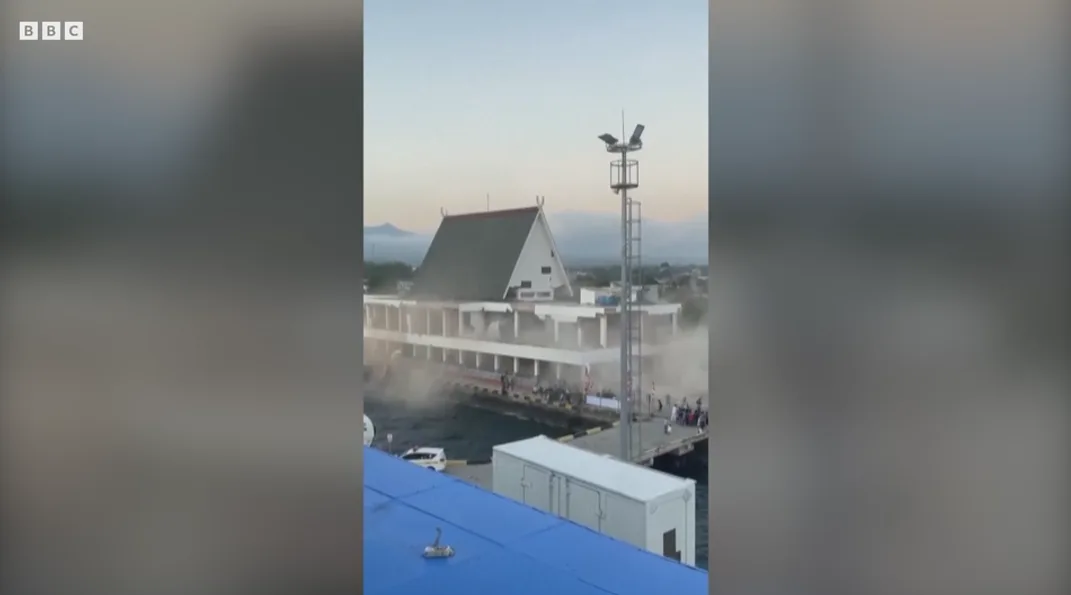 Rescuers search for survivors of powerful Indonesia earthquake