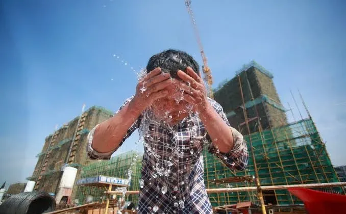Researchers develop purple fabric to beat heat