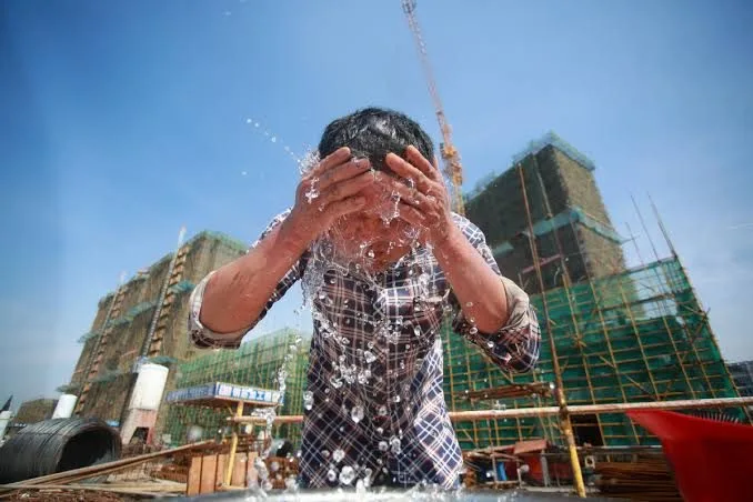 Researchers develop purple fabric to beat heat