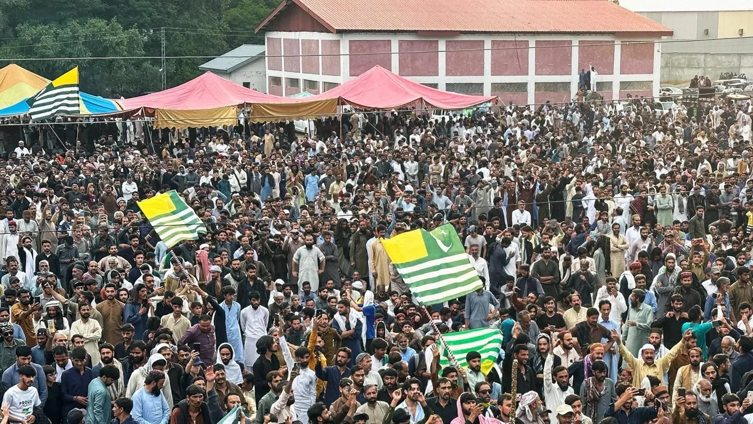 Why have so many people died in the run-up to an election in Pakistan-administered Kashmir?