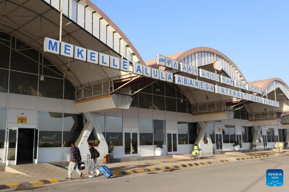 Tigray forces seize main airport in northern Ethiopia from police, residents tell the BBC