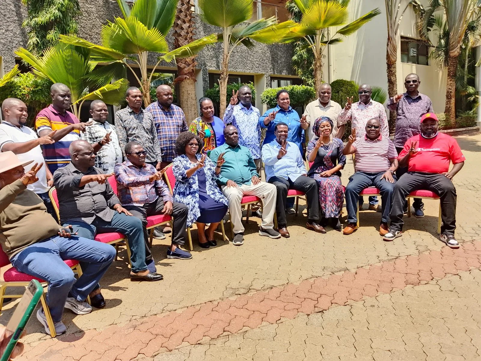Oparanya convenes Western leaders in Kisumu, rallies support for Ruto’s re-election