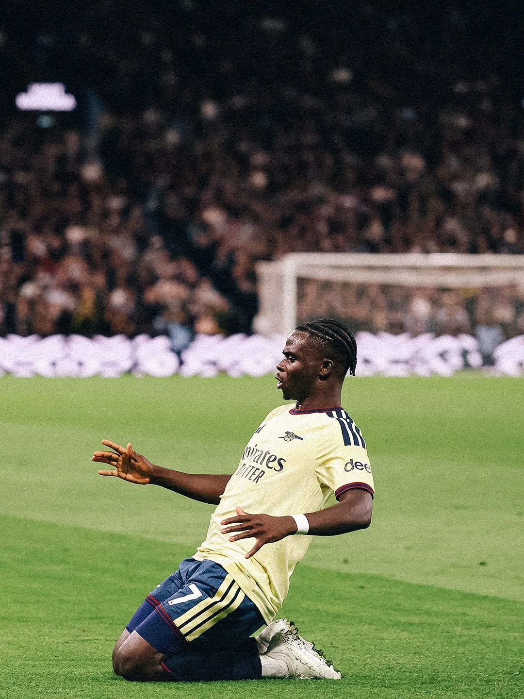 Saka on the mark as Arsenal silence stubborn Villa to intensify Premier League title defence