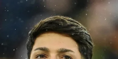 Arsenal agree terms to sign De Almeida from PSG