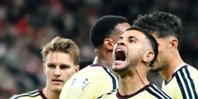 Arsenal dim stubborn Sunderland at Stadium of Light to maintain perfect start to season