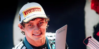 Antonelli wins as Norris loses out under virtual safety car