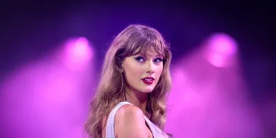 Taylor Swift “I Knew It, I Knew You (From Toy Story 5)” Becomes A Country Hit