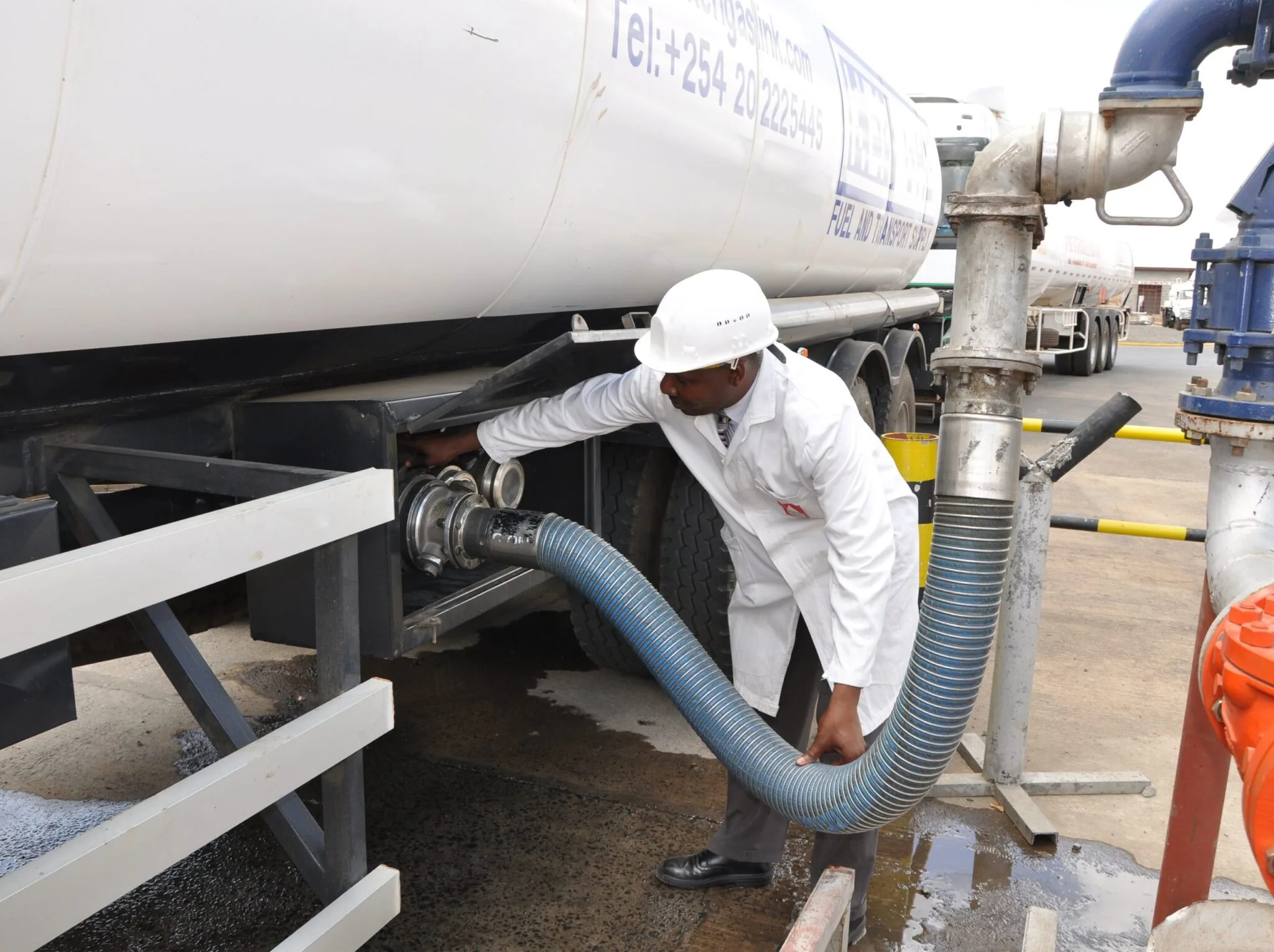 KPC races to avert oil workers’ strike as talks continue