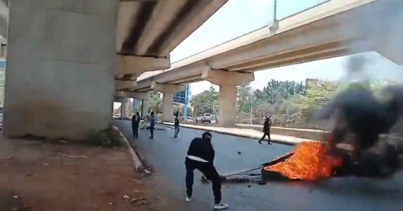 UoN students block Waiyaki Way, demand end to lecturers’ strike