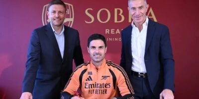 Arteta signs new contract with champions Arsenal