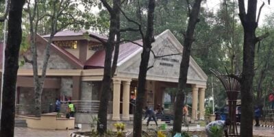 Orengo arrives at Kang’o ka Jaramogi ahead of Raila mausoleum handover