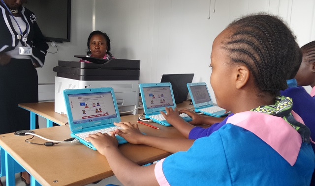 Samsung Solar Powered Internet School Bridges Digital Gap Beyond The School