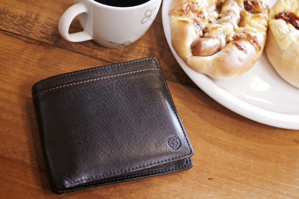 The Pros and Cons of Digital Wallets